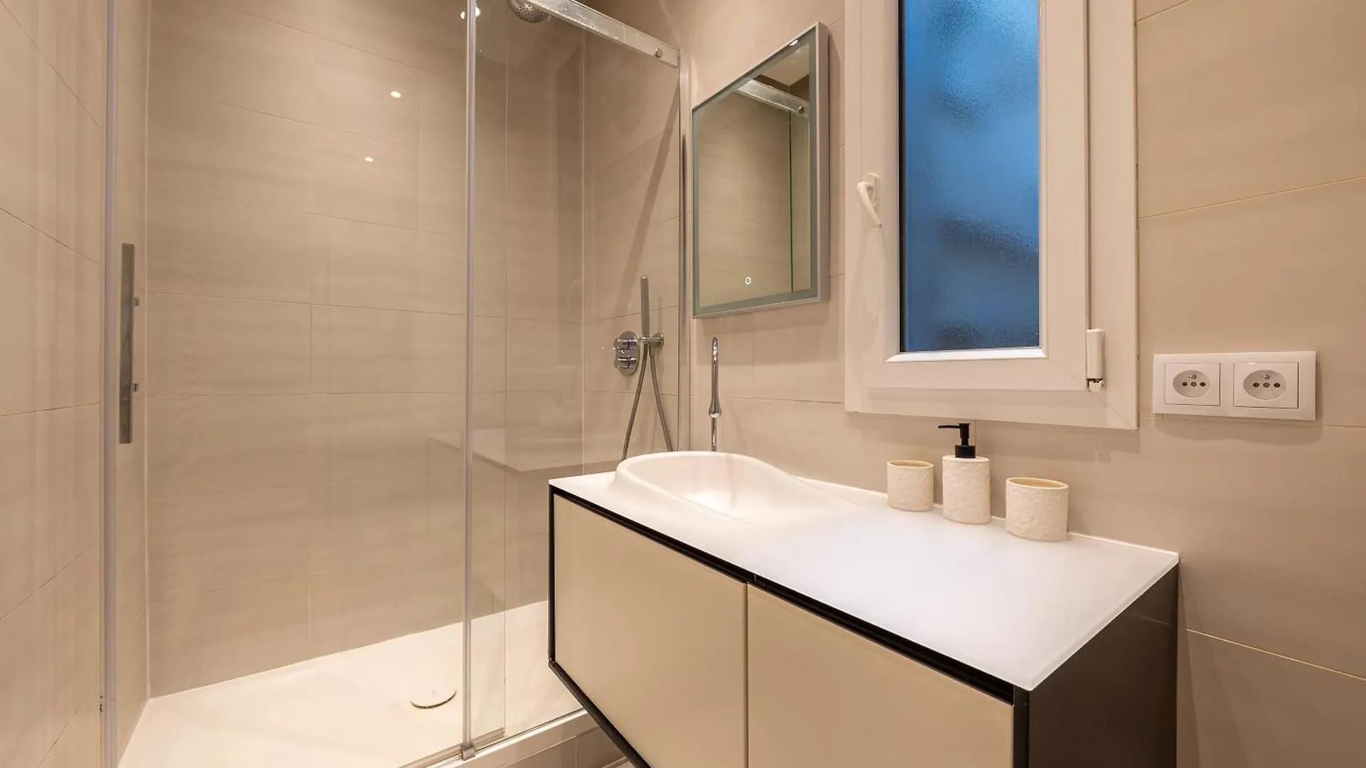 파리 Mobility Lease - Luxembourg Gardens & Montparnasse 아파트